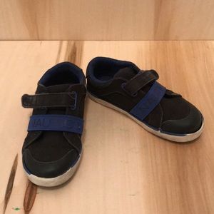 Boys Nautica black/blue sneakers
